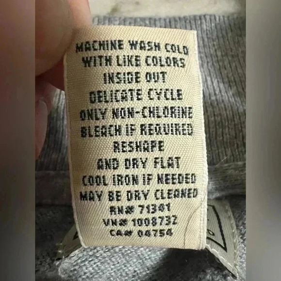 L.L. Bean Men’s Gray Textured Wash Quarter-Zip Pullover - Sweater Size Large - Picture 4 of 5